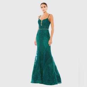 Mac Duggal 79082 NWT Embroidered Sleeveless Plunge Neck Trumpet Gown